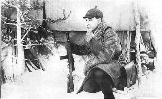 Советский комиссар с ППД-34