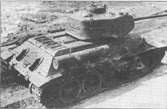 T-34 выпуска 1944 г. с 85-мм пушкой Д-5Т.