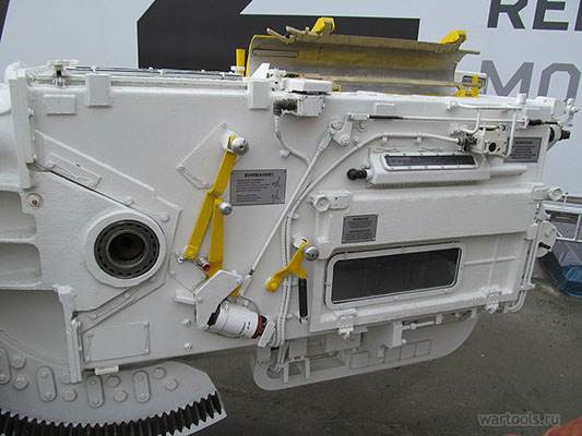 Казённая часть 152-мм гаубицы 2А64 на выставке RAE-2013