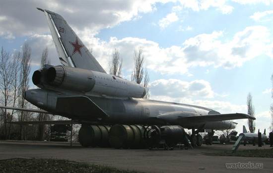Ту-22 с двигателями РД-7М