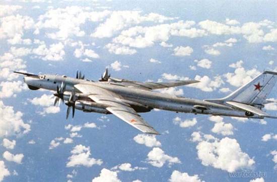 Ту-95РЦ над Цусимским проливом