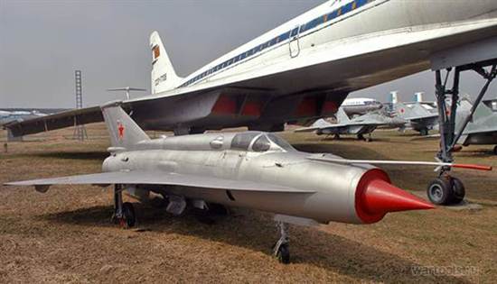 МиГ-21И под крылом Ту-144