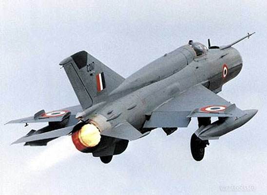 МиГ-21-93 В небе Бангалора (Индия)
