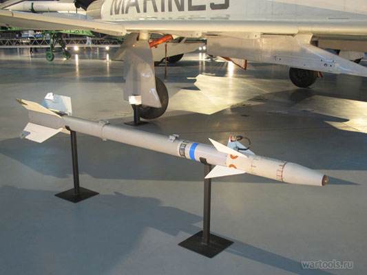 AIM-9E
