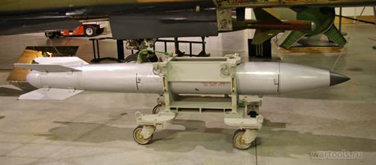 Термоядерная бомба В61