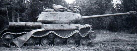 Характер повреждений танка ИС-2 при взрыве мины под первым левым опорным катком.