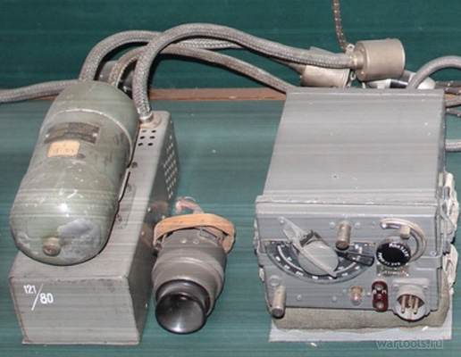 9-РМ — передатчик из комплекта танковых КВ радиостанций 9-Р и 9-РМ