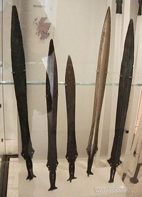 Кельтские бронзовые мечи из Национального Музея Шотландии.