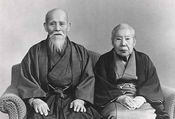Уэсиба Морихэй с супругой Уэсиба Хатсу