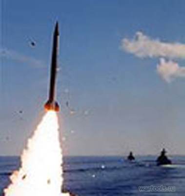 Пуск ракеты 5В55РМ корабельного зенитного ракетного комплекса С-300Ф 