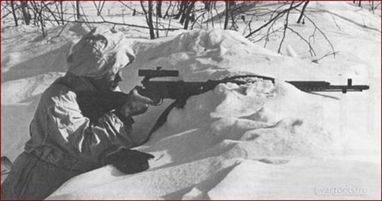 Финский снайпер с трофейной СВТ-40.