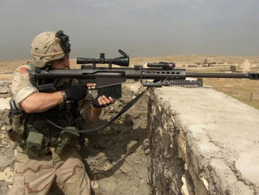 Морской пехотинец США с Barrett M82 в Кувейте
