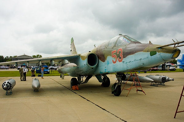 Самолет Су-25 фото